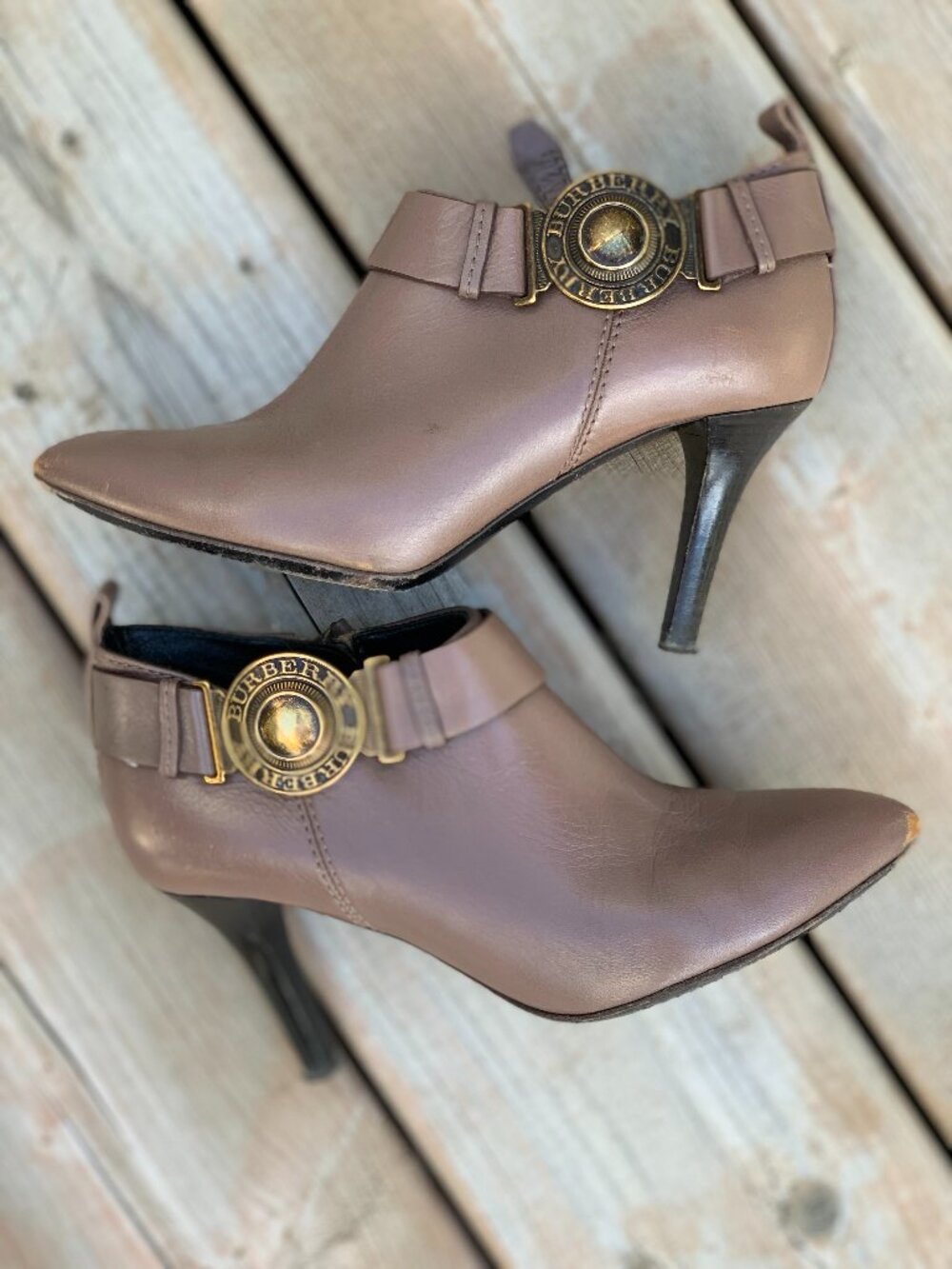 Burberry Ankle Boots 5.5 Brown Leather Metallic Logo Strap Pointy Toe Stilettos